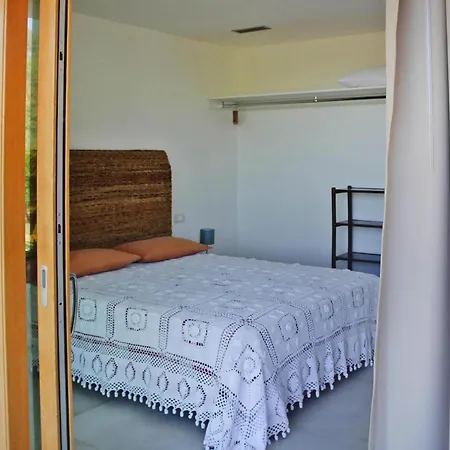 Holiday home Spacious In Magazzini With Garden