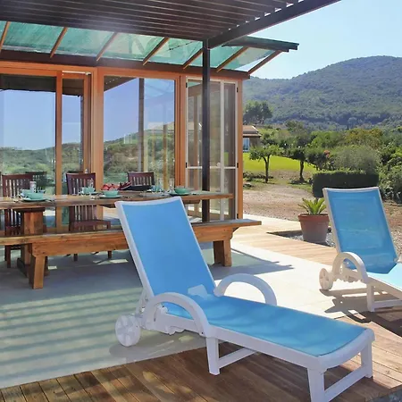 Spacious In Magazzini With Garden * Magazzini (Tuscany)