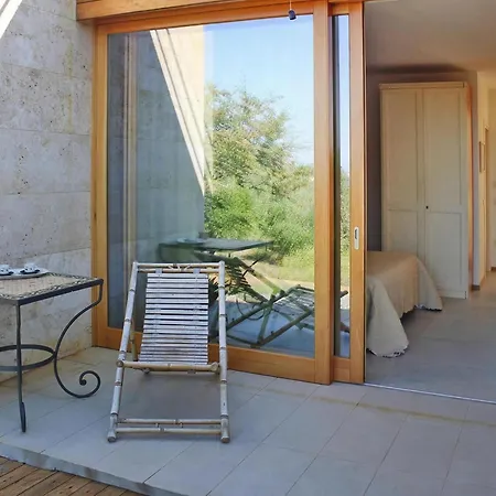 Spacious In Magazzini With Garden