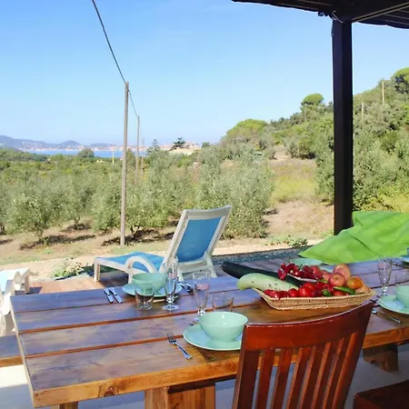Spacious In Magazzini With Garden Holiday home